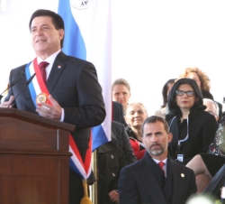 Don Felipe durante la interneción del Presidente de Paraguay, Horacio Cartes